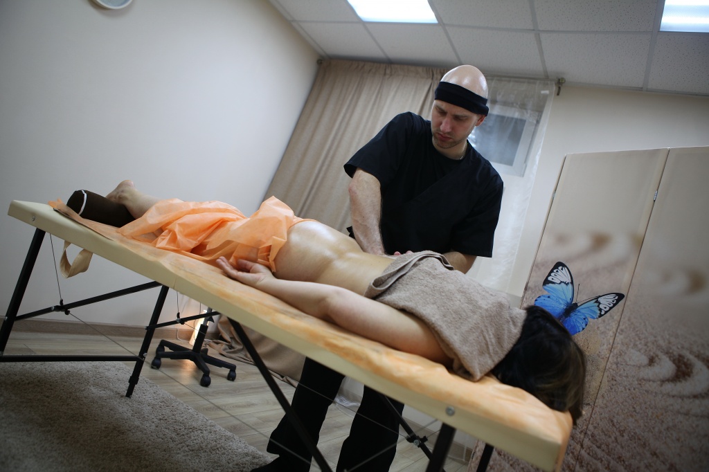 Студия помощи при остеохондрозе в Москве